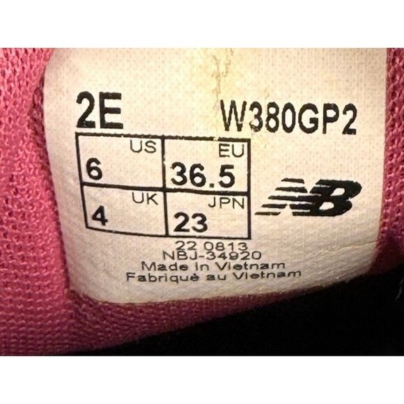 New Balance 380 Women’s Sneakers Running Shoes Size 6 Black Pink Athletic - Picture 14 of 14